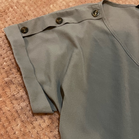 Grey blouse - Picture 2 of 2